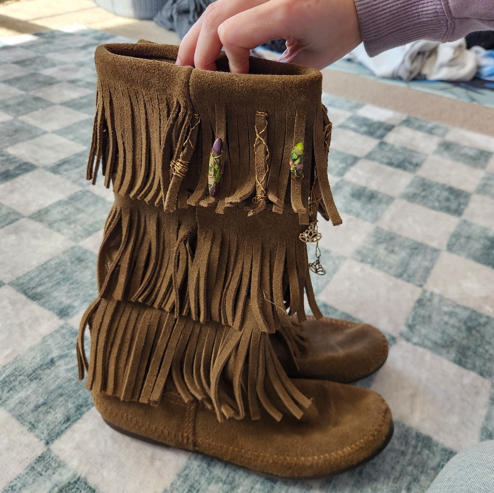 Minnetonka fringe moccasin boots, with added charms